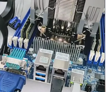 لوحة أم MZ72-HB2 مزدوجة المقبس - مراجعة Dual Socket Sp3 Epyc Motherboard وسعره